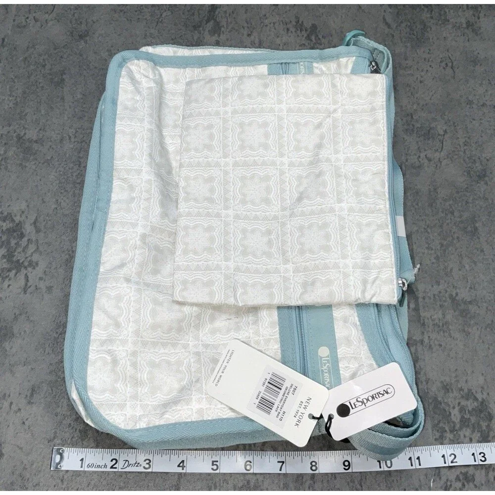 LeSportsac Deluxe Everyday Bag(Geometric Lace)
